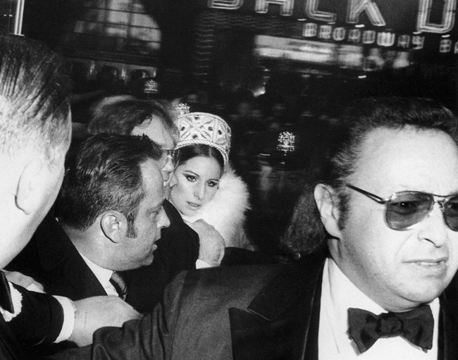 Marty Erlichman and throngs of fans with Streisand at premiere