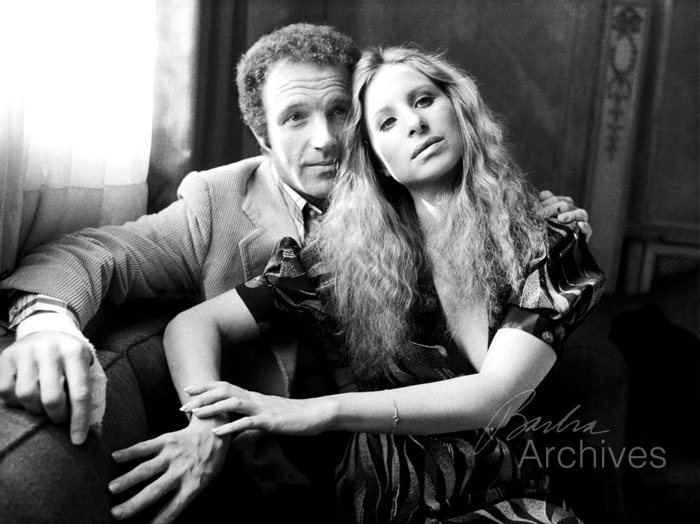 Caan and Streisand in pose for photographers