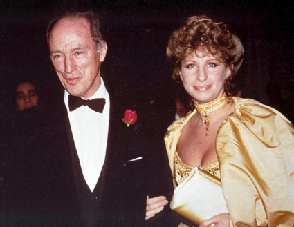 Streisand and Trudeau at UJA 1983 event